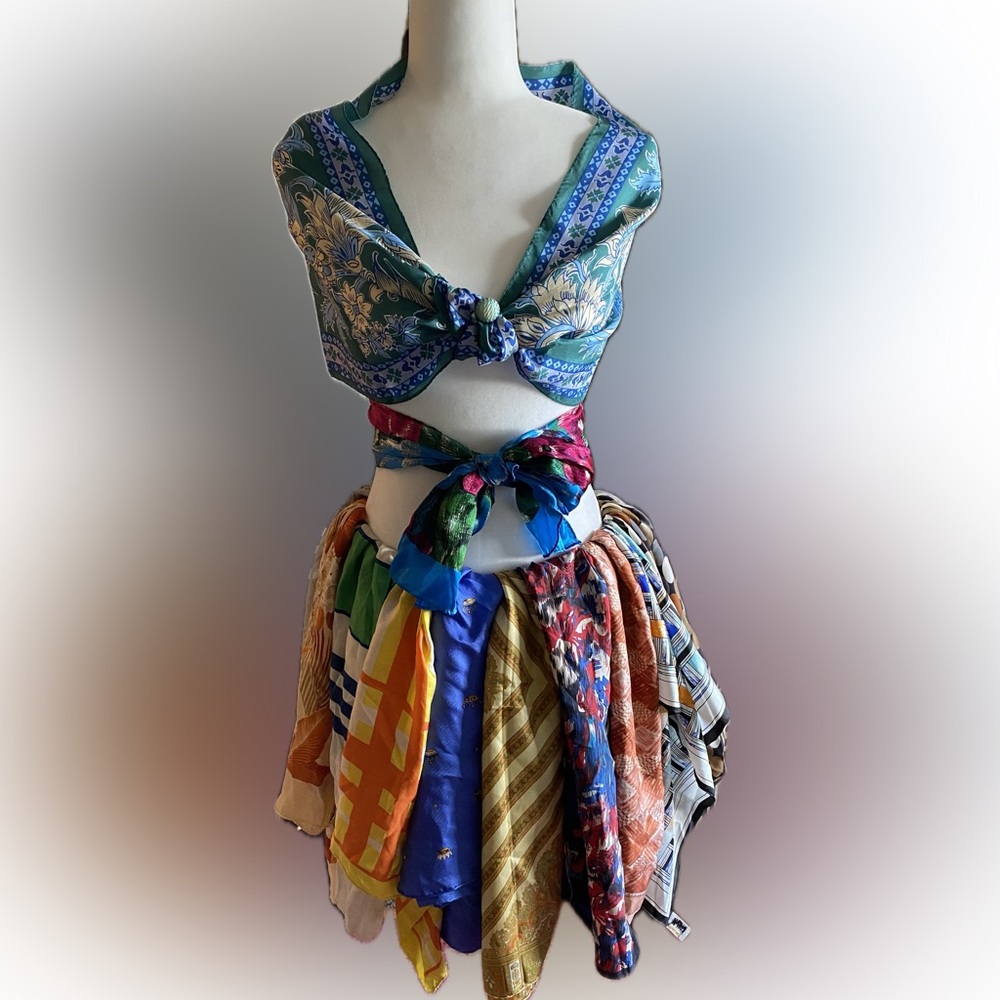Pls read: Echo Vintage Scarf Collection $15 each